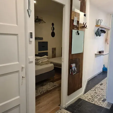1 Bedroom 15 Min By Tram To Centre! Apartment Amsterdam
