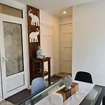1 Bedroom 15 Min By Tram To Centre! *