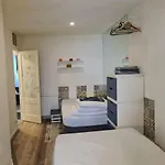 1 Bedroom 15 Min By Tram To Centre! Apartment