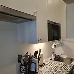 1 Bedroom 15 Min By Tram To Centre! *